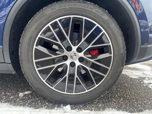 2025 Porsche Macan 4S