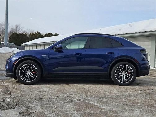 2025 Porsche Macan 4S