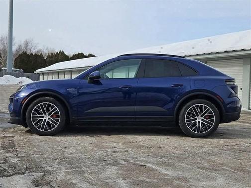 2025 Porsche Macan 4S