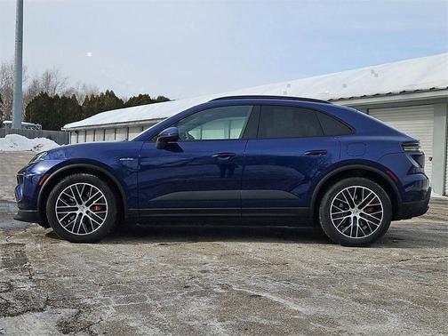 2025 Porsche Macan 4S