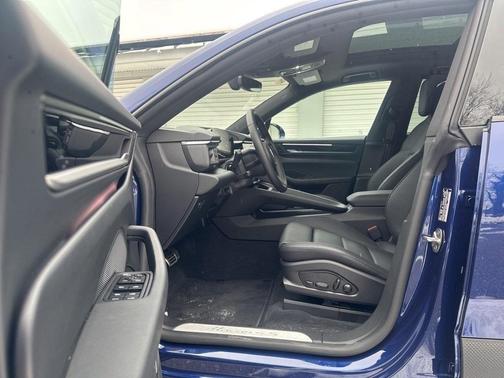 2025 Porsche Macan 4S