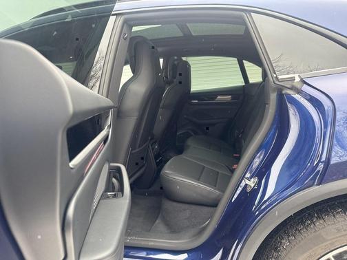 2025 Porsche Macan 4S