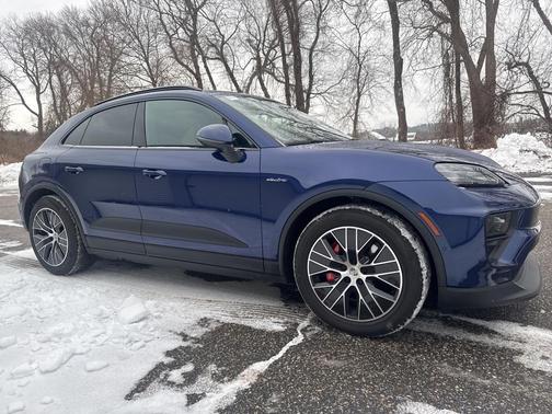 2025 Porsche Macan 4S