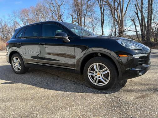 2018 Porsche Cayenne Platinum Edition