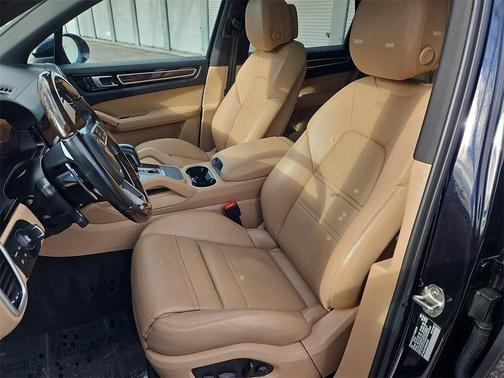 2022 Porsche Cayenne 