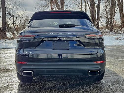 2022 Porsche Cayenne 