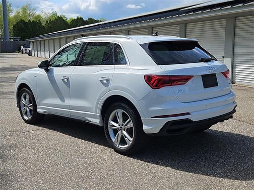 2022 Audi Q3 45 S line Premium