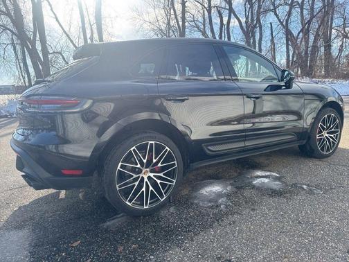 2022 Porsche Macan S