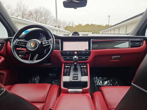 2022 Porsche Macan S