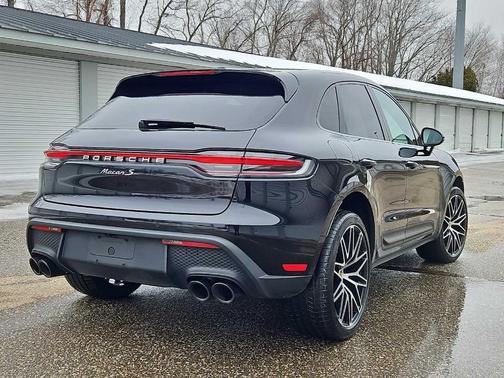 2022 Porsche Macan S