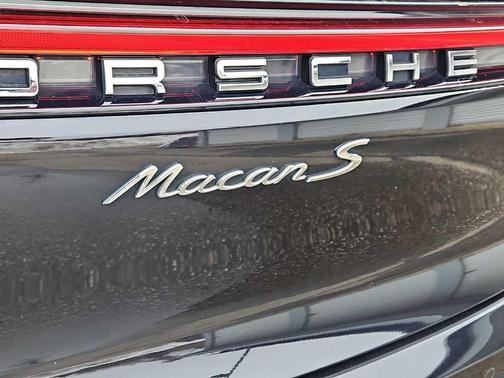 2022 Porsche Macan S