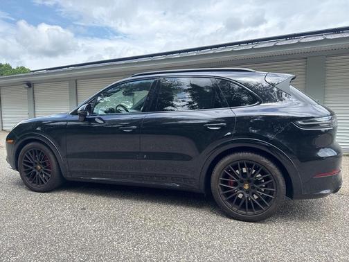 2021 Porsche Cayenne GTS