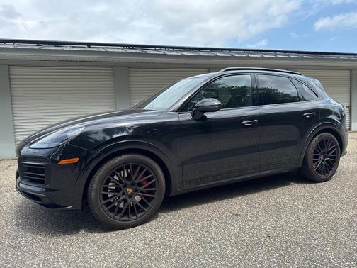 2021 Porsche Cayenne GTS