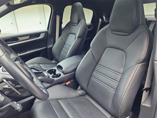 2024 Porsche Cayenne S Coupe AWD