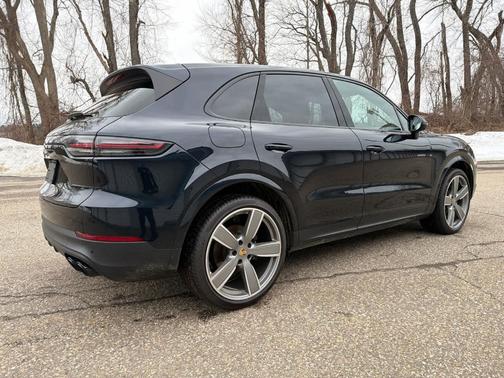 2023 Porsche Cayenne S