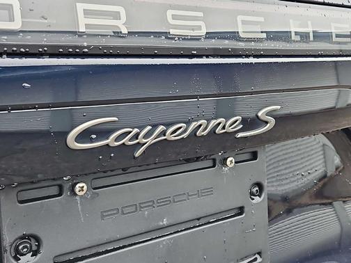 Moonlight Blue Metallic 2023 Porsche Cayenne S