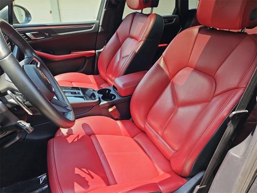 2023 Porsche Macan S