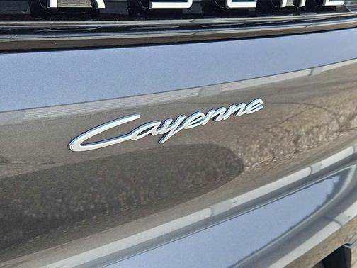 Quartzite Grey Metallic 2024 Porsche Cayenne AWD