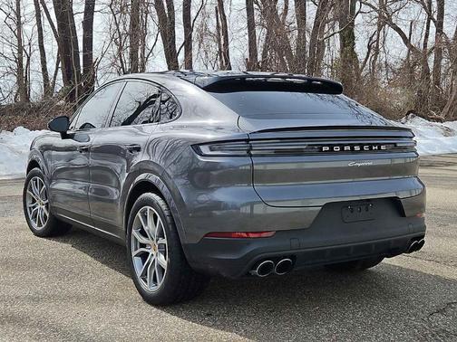 Quartzite Grey Metallic 2024 Porsche Cayenne AWD