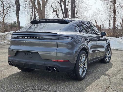 Quartzite Grey Metallic 2024 Porsche Cayenne AWD