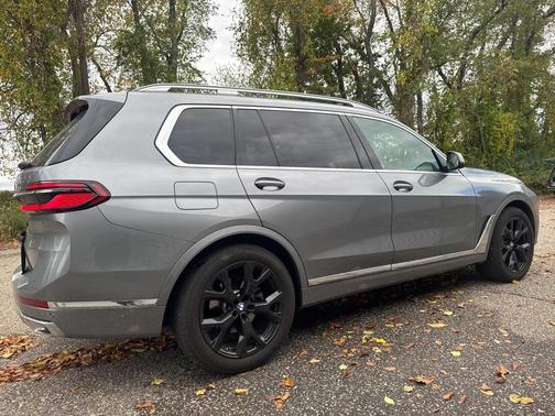 2024 BMW X7 xDrive40i