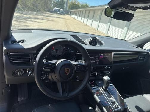 2024 Porsche Macan S
