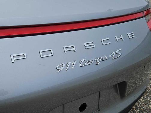 2019 Porsche 911 Targa