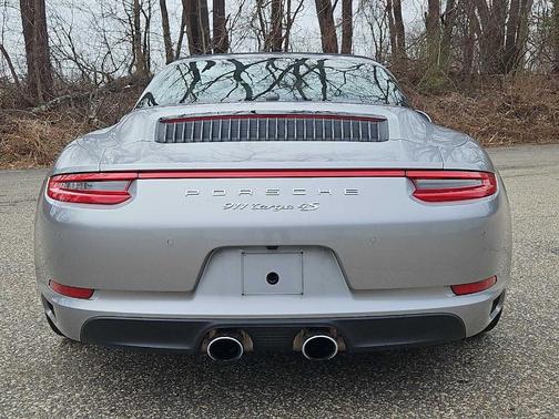 2019 Porsche 911 Targa