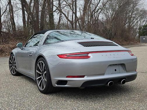 2019 Porsche 911 Targa