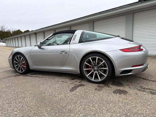 2019 Porsche 911 Targa