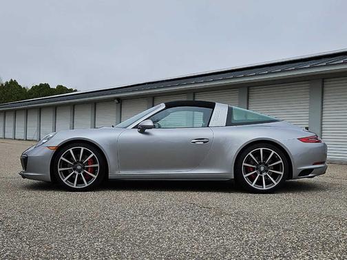 2019 Porsche 911 Targa