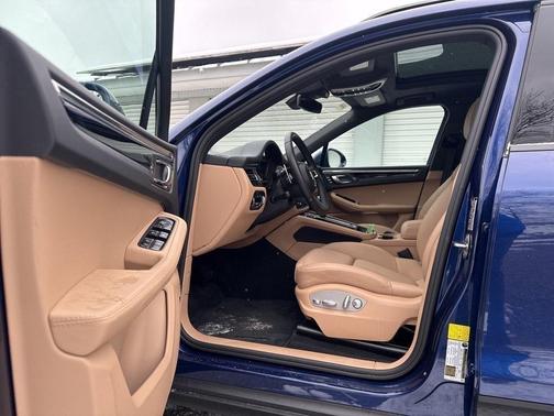 2025 Porsche Macan 