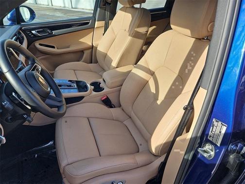 2025 Porsche Macan T