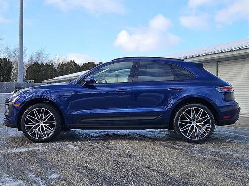 2025 Porsche Macan T
