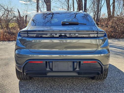 2025 Porsche Macan 4