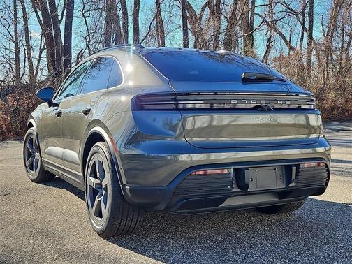 2025 Porsche Macan 4