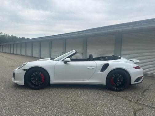 Carrara White Metallic 2019 Porsche 911 Turbo S