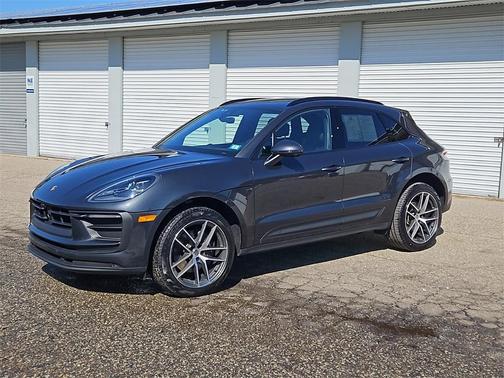 2024 Porsche Macan Base (PDK)