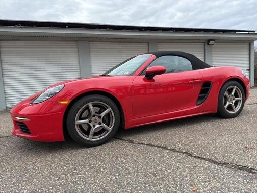 2022 Porsche 718 Boxster T