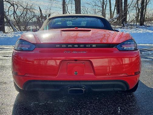 2022 Porsche 718 Boxster T