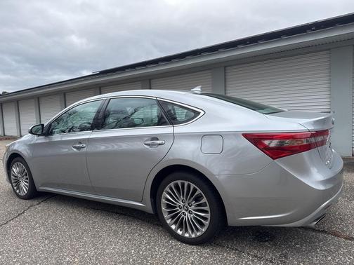 2016 Toyota Avalon XLE