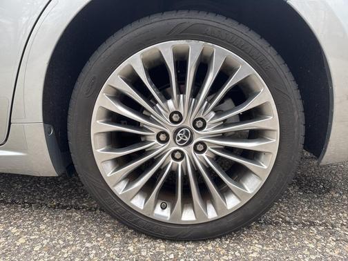 2016 Toyota Avalon XLE