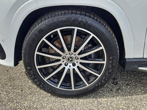 2025 Mercedes-Benz GLS 450 4MATIC