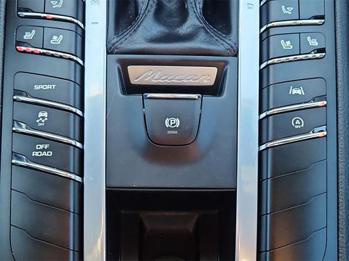 2020 Porsche Macan S