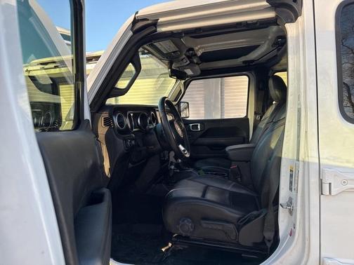 2021 Jeep Wrangler Unlimited Sahara Altitude