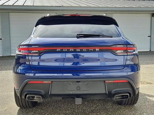 2025 Porsche Macan Base