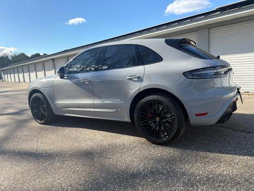 Chalk 2022 Porsche Macan GTS