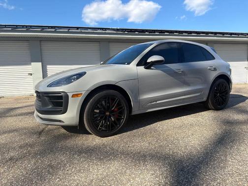 Chalk 2022 Porsche Macan GTS
