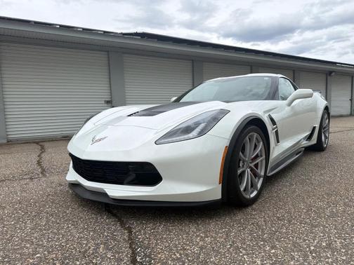 Arctic White 2019 Chevrolet Corvette Grand Sport