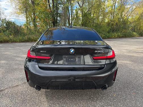 2023 BMW 330 i xDrive